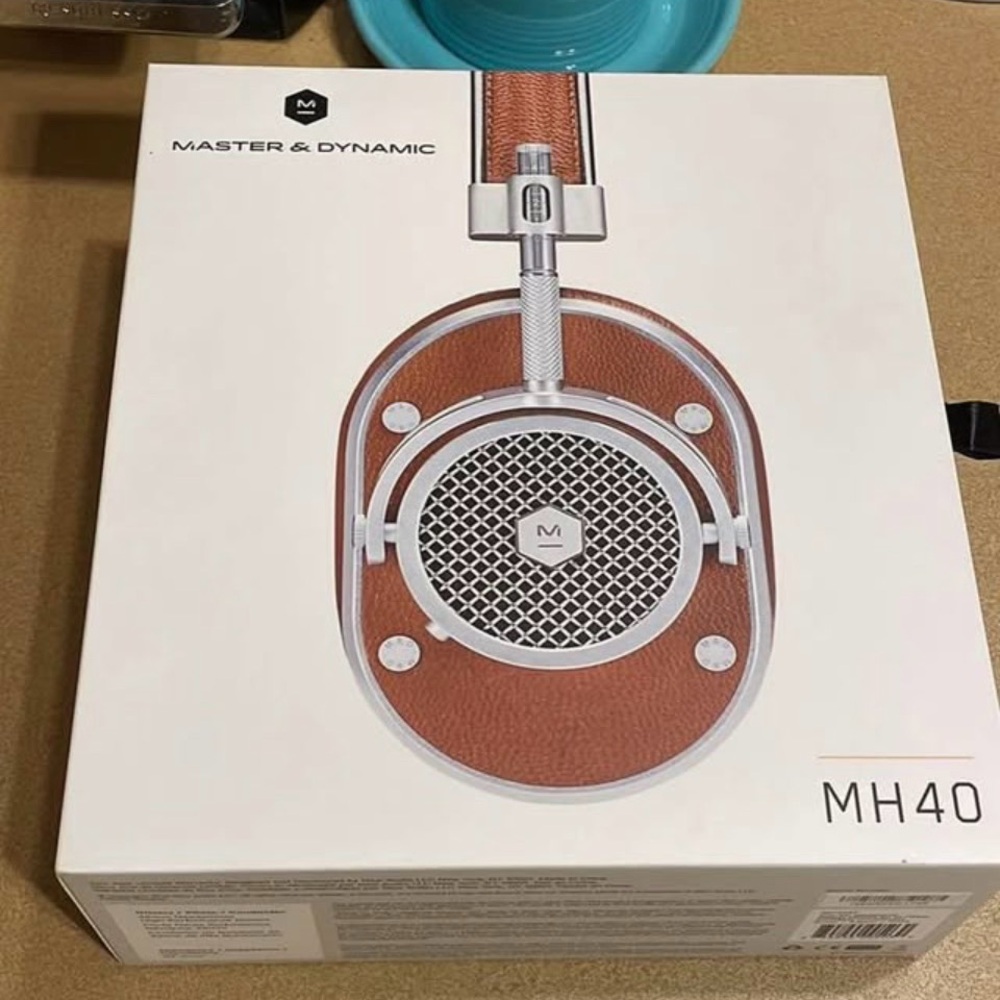 Master & Dynamic MH40